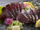 【季節の会席】夏(2026年6月〜7月)造里 かつおの藁焼きたたき