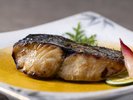 【土地の恵み会席】秋(2026年9月〜11月)焼物 高知県柚子を使った秋鰆の柚庵焼き