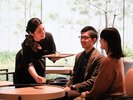 着席スタイルのチェックインでは、ウェルカムドリンクをお愉しみいただけます。