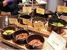 オムレツの具材をお選び頂けます。(※メニューは日によって異なります)