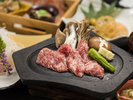【牛肉の溶岩焼き】ご自身のお好み加減に仕上げ、特製のもろみたれでお召し上がりください。