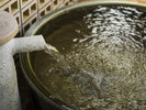 【はるかの湯:露天風呂】ぬるめの壺風呂は、時間をかけてじんわりと疲れをほぐしていただけます。