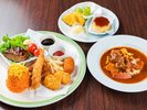 【ご夕食一例】「お子様ランチ」ハンバーグやエビフライ、アイス等の人気メニューを中心としたプレート。