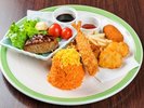 【ご夕食一例】「お子様ランチ」ハンバーグやエビフライ、からあげ等の人気メニューを中心としたプレート。
