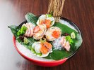【ご夕食一例】「お造り盛り合わせ」青森サーモンや陸奥湾産ヒラメなど、地産の旬魚をお愉しみください。