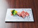 【ご夕食一例】「小川原湖牛サーロイン」青森県を代表するブランド牛をステーキにてご堪能ください。