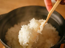 福崎町産の米ともち麦をブレンドし、鉄窯で炊きあげます。もちっとした食感と、体に嬉しい栄養価をぜひ。