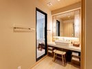 �f���b�N�X�V�A�^�[���[��B���ʃX�y�[�X