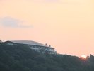 外観と夕日