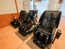 待合所にはマッサージチャア完備