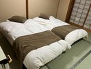 通常和室客室にベッドを設置致しました。