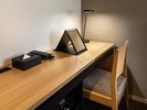 デスク(電源・USBポート・鏡・電気スタンド完備)