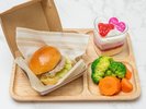 オプション:ワンちゃん用の食事です。ビーフWANバーガーセット(前日まで要予約)