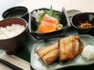 【いかめしや烹鱗】刺身付きほっけ焼き定食