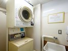【快適なランドリー】長期滞在にも安心の、洗剤不要で使える快適ランドリー。