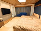 【8畳ツイン】セミダブルのベッド2台をくっつけることもできますので添い寝も可能♪