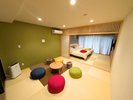 【ファミリールーム「つどい」】リニューアル新客室。3世代で湯ったり寛げる温泉檜風呂付