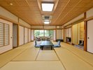 【芳泉-ほうせん】12畳の和室が二間続く、ゆとりある空間