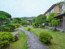 周南の奥座敷、ゆの温泉芳山園の庭園は四季折々の風情を楽しむことができます