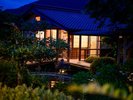 【日本庭園】夜の庭園は昼とは違う姿がみられます