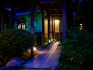 【日本庭園】お部屋から見る日本庭園も四季折々の風情を観賞していただくことができます