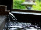 当館に湧き出る温泉は湯野温泉が誇る防長三名湯、アルカリ性単純硫黄泉です