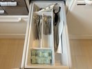 完備されたカトラリー類