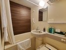 【コンフォート】ツインルームのユニット内です。夜は大浴場でゆっくりと・・朝は客室にてシャワーなど★