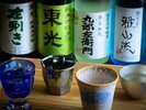 【地元酒蔵の飲み比べ(夕食時オプション)】山形が誇る銘酒の奥深さをゆっくりとお楽しみください。