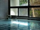 源泉100%かけ流しの大浴場。小野川の名湯をたっぷりの湯量でご堪能ください。
