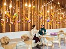 【トマム】ザ・タワー内「Lounge yukkuyukku」カラフルなじゃがいもやポテサラジェラートに彩られた空間