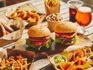 リニューアルした絶品バーガー、コク深いラテ、多彩なビールを揃え、みんなで楽しめるカフェ&バーです。