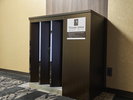 【貸出用ズボンプレッサー(無料)】各客室フロアに貸出用ズボンプレッサーを設置。