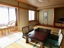 【グランドファミリールーム】ゆったり過ごせる和室側