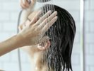 毛穴の奥まで届く超微細空気混合水を作り出し、シルクに包み込まれるような上質な肌感触を実現しています