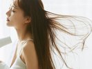 圧倒的な風量は、一直線に地肌まで届き、水分まで跳ね飛ばす勢いです