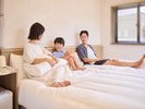 【アウトドアリビング+ツインルーム】17.03uの客室に大きなダブルサイズのベッドを2つ用意!