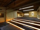 【フロント】和風モダンな設えの玄関は、旅の始まりを楽しくさせてくれます。
