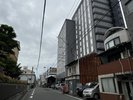 松山商業高校からはすぐホテルが見えます。