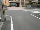 松山商業高校前を右折です。
