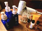 ReFaドライヤー、雪肌精、THANN、充実したこだわりのアメニティ。