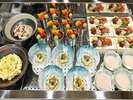 囲炉裏風ダイニングしらかば おばんざいコーナー〜お刺身・牛乳豆腐・旬の果物三種盛り等々〜