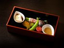 彩鮮やかで目でも楽しめる利休の懐石料理