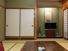 <和室12畳>ご家族でのびのびと。静寂に包まれる、湖畔のゆとりある和空間