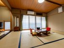 <和室10畳>木々の揺らぎを眺めながら、日々の喧騒からの解放感ん浸る