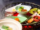 <ご朝食>人気のだし巻き卵は、とろけるような食感とともに奥深いコクと上品な甘みがお口の中に広がります。