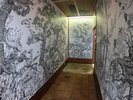 館内には、大迫力な壁画アートがあります。