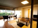【プレミアムルーム】琉球畳とフローリングの和洋室タイプ 