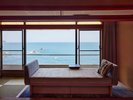 【2026年8月リニューアル】日昇館モダン和室42u/4名定員┃移ろう海の表情を楽しむ、贅沢なひととき