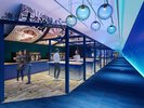 海中スタンドバーでは、地元の日本酒や梅酒、みかんジュースのほか、おつまみクレーンゲームもあります